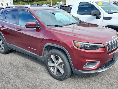 Used 2019 Jeep Cherokee Limited image 2