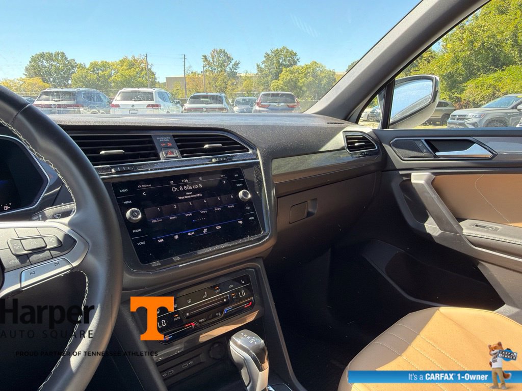 Used 2023 Volkswagen Tiguan SE w/ Panoramic Sunroof Package AWD/4WD image 17