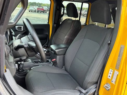 Used 2018 Jeep Wrangler Unlimited Sport AWD/4WD image 6