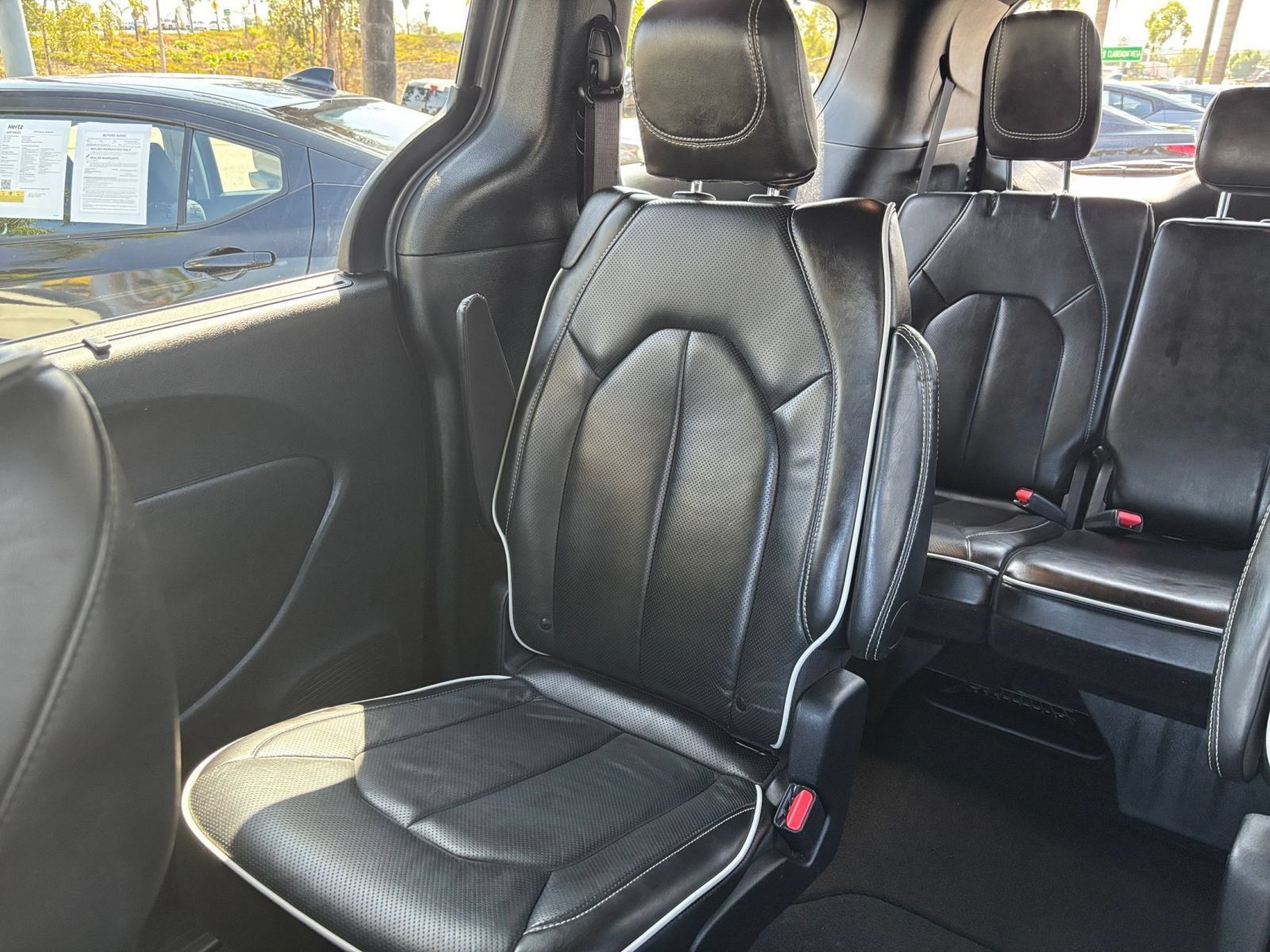 Used 2025 Chrysler Pacifica Limited FWD image 43