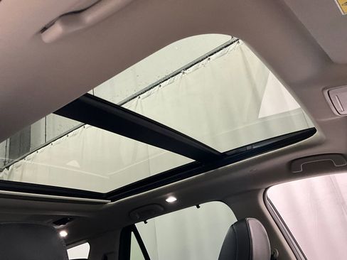 Used 2023 Honda Pilot Touring image 22