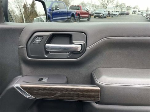 Used 2022 Chevrolet Silverado 1500 RST image 25