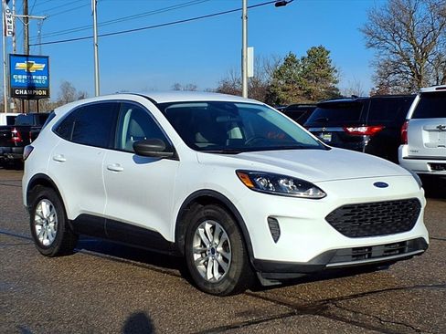 Used 2022 Ford Escape SE image 3