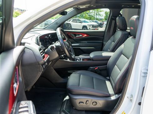 Used 2026 Chevrolet Traverse Z71 w/ Enhanced Driving Package AWD/4WD image 11