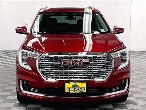 Used 2024 GMC Terrain Denali w/ Denali Premium Package AWD/4WD image 4
