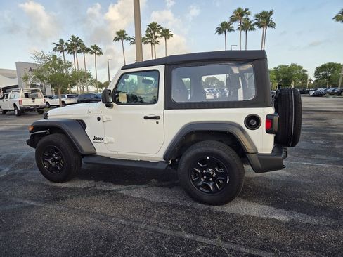 Used 2025 Jeep Wrangler Sport image 5