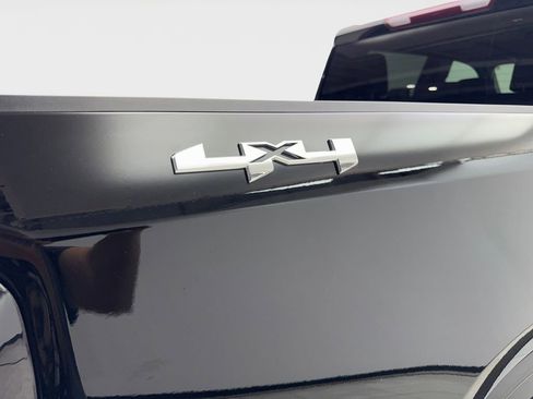 Used 2026 GMC Sierra 1500 SLT image 25