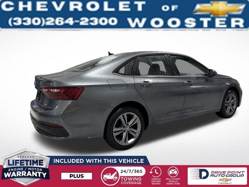 Used 2024 Volkswagen Jetta SE image 6