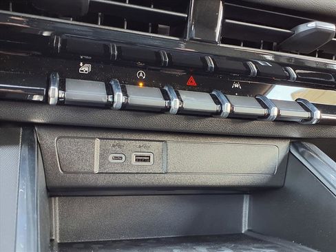 New 2026 GMC Canyon Elevation w/ Convenience Package image 6