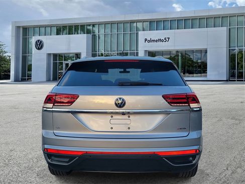 Certified 2022 Volkswagen Atlas Cross Sport SE image 5