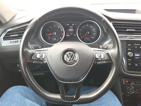 Used 2019 Volkswagen Tiguan SE image 34
