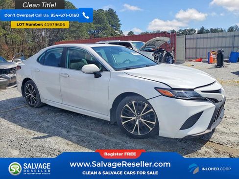 Used 2019 Toyota Camry SE image 5