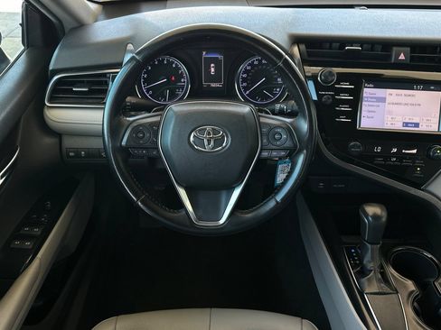Used 2019 Toyota Camry SE w/ Carpet Mat Package FWD image 13
