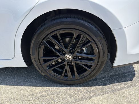 Used 2025 Toyota Camry SE FWD image 19