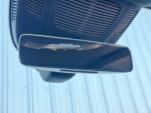 Used 2025 Mercedes-Benz GLE 580 4MATIC w/ Driver Assistance Package image 39