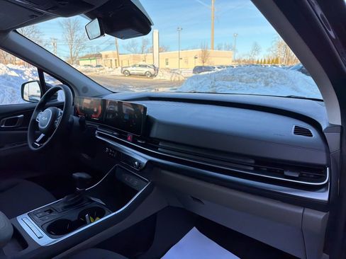 New 2026 Kia Carnival LX image 14