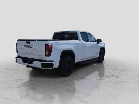 Used 2022 GMC Sierra 1500 Elevation w/ LPO, Elevation Black Package AWD/4WD image 8