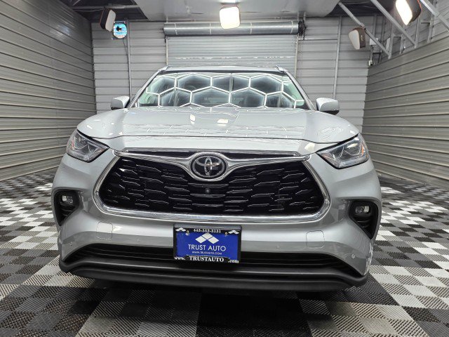 Used 2021 Toyota Highlander Limited AWD/4WD image 4