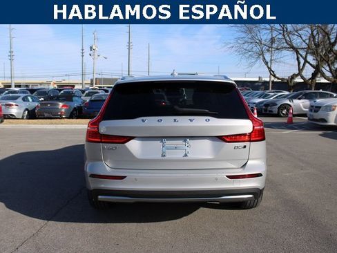 Used 2025 Volvo V60 B5 Cross Country Plus image 4