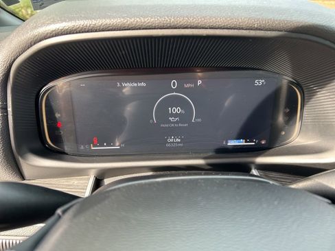 Used 2024 Jeep Wagoneer L Series II w/ Flexible Seating Group image 12