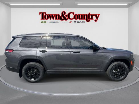 Certified 2025 Jeep Grand Cherokee L Altitude image 4