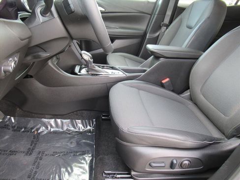 Used 2023 Buick Encore GX Preferred w/ Cold Weather Comfort Package image 15