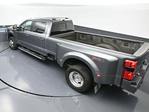 Used 2024 Ford F350 Lariat w/ FX4 Off-Road Package image 41