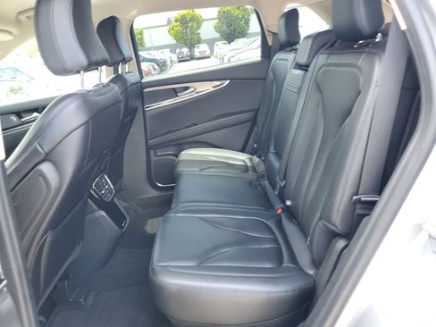 Certified 2023 Lincoln Nautilus AWD image 8