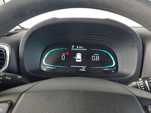 Used 2025 Hyundai Venue SE FWD image 22