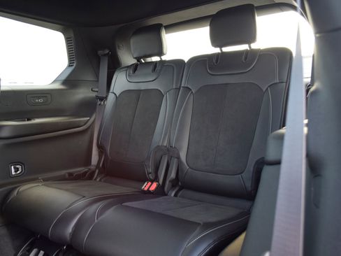 Used 2023 Jeep Grand Cherokee L Laredo image 21