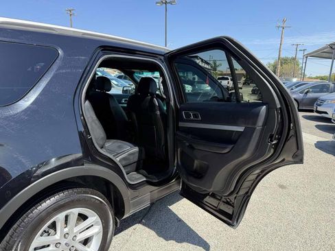 Used 2016 Ford Explorer XLT w/ Equipment Group 202A image 32