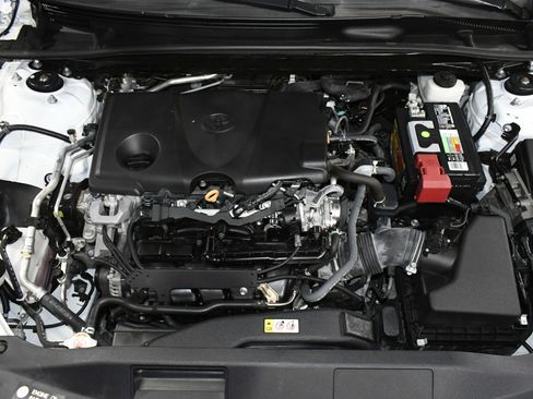 Used 2021 Toyota Camry LE image 93