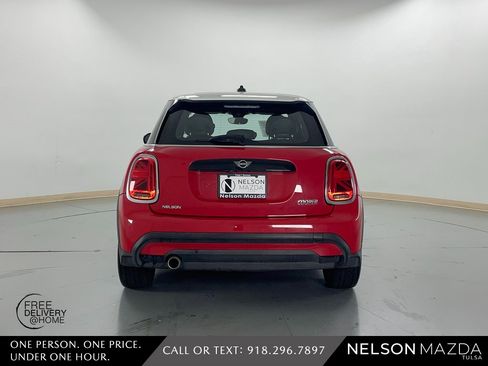 Used 2022 MINI Cooper 4-Door Hardtop image 7