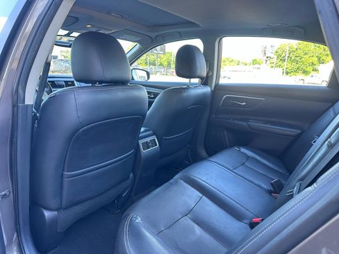 Used 2017 Nissan Altima 3.5 SL w/ 3.5SL Technology Package FWD image 13