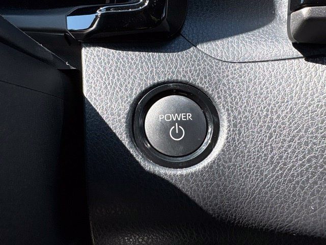 Used 2026 Toyota Camry SE w/ Convenience Package FWD image 24