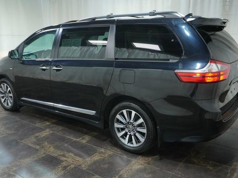 Used 2020 Toyota Sienna XLE Premium AWD/4WD image 10