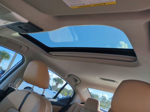 New 2025 Nissan Sentra SV w/ SV Premium Package FWD image 20