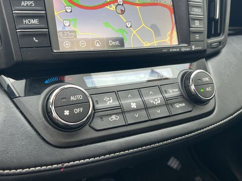 Used 2017 Toyota RAV4 Limited image 18