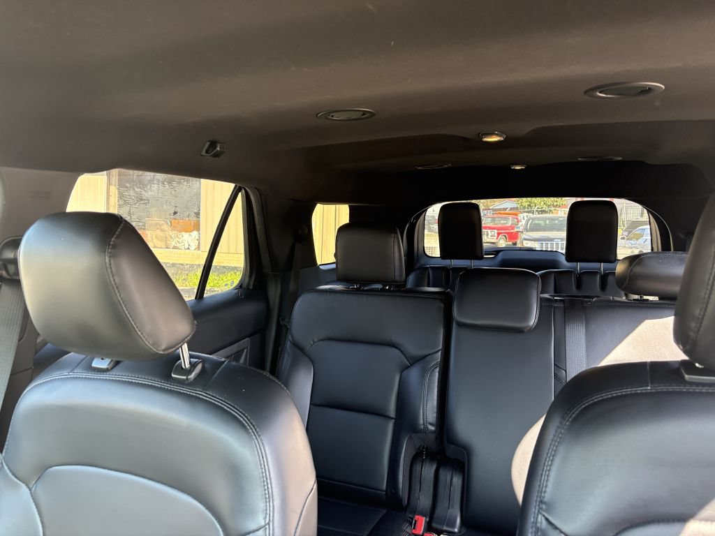 Used 2019 Ford Explorer XLT w/ Equipment Group 202A FWD image 14
