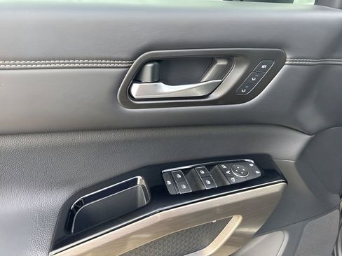 Used 2023 Nissan Pathfinder Platinum w/ Cargo Package image 28