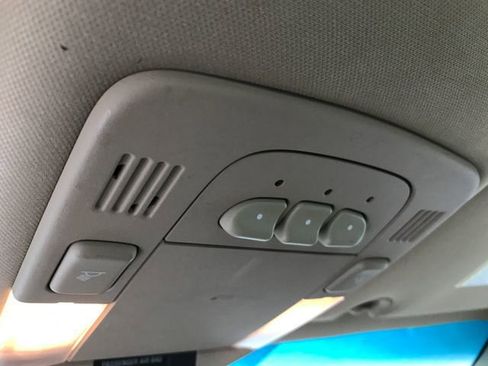 Used 2009 Buick Lucerne CX image 9