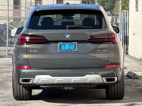 Used 2026 BMW X5 xDrive40i image 9