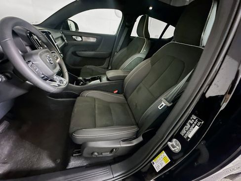 Used 2023 Volvo C40 P8 Recharge Plus image 13