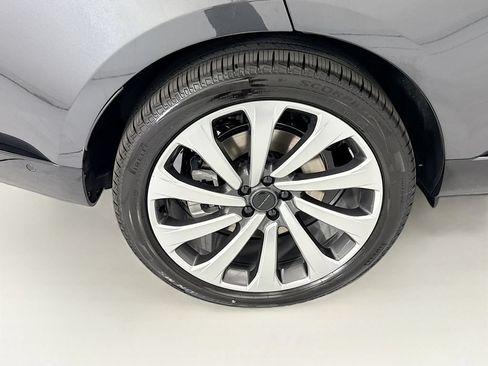 New 2026 Land Rover Range Rover Long Wheelbase SE AWD/4WD image 32