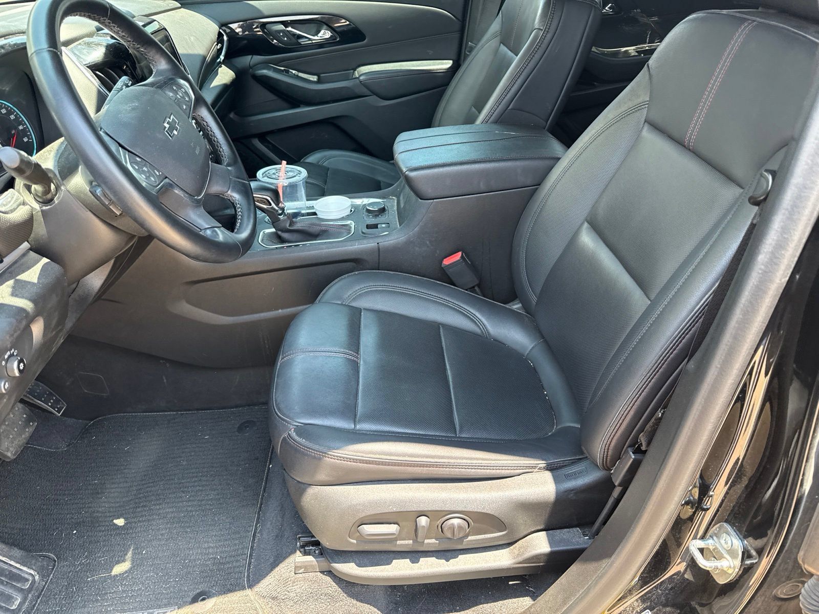 Used 2023 Chevrolet Traverse RS FWD image 14
