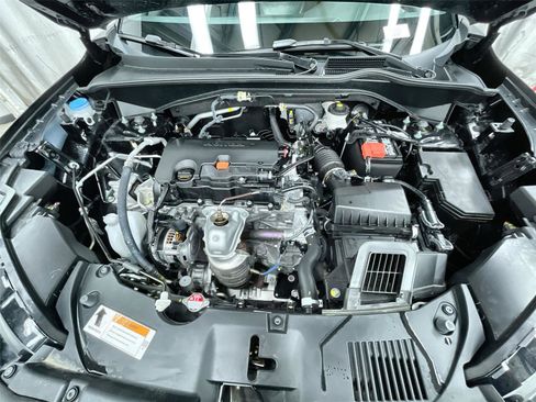 Certified 2025 Honda HR-V Sport image 11