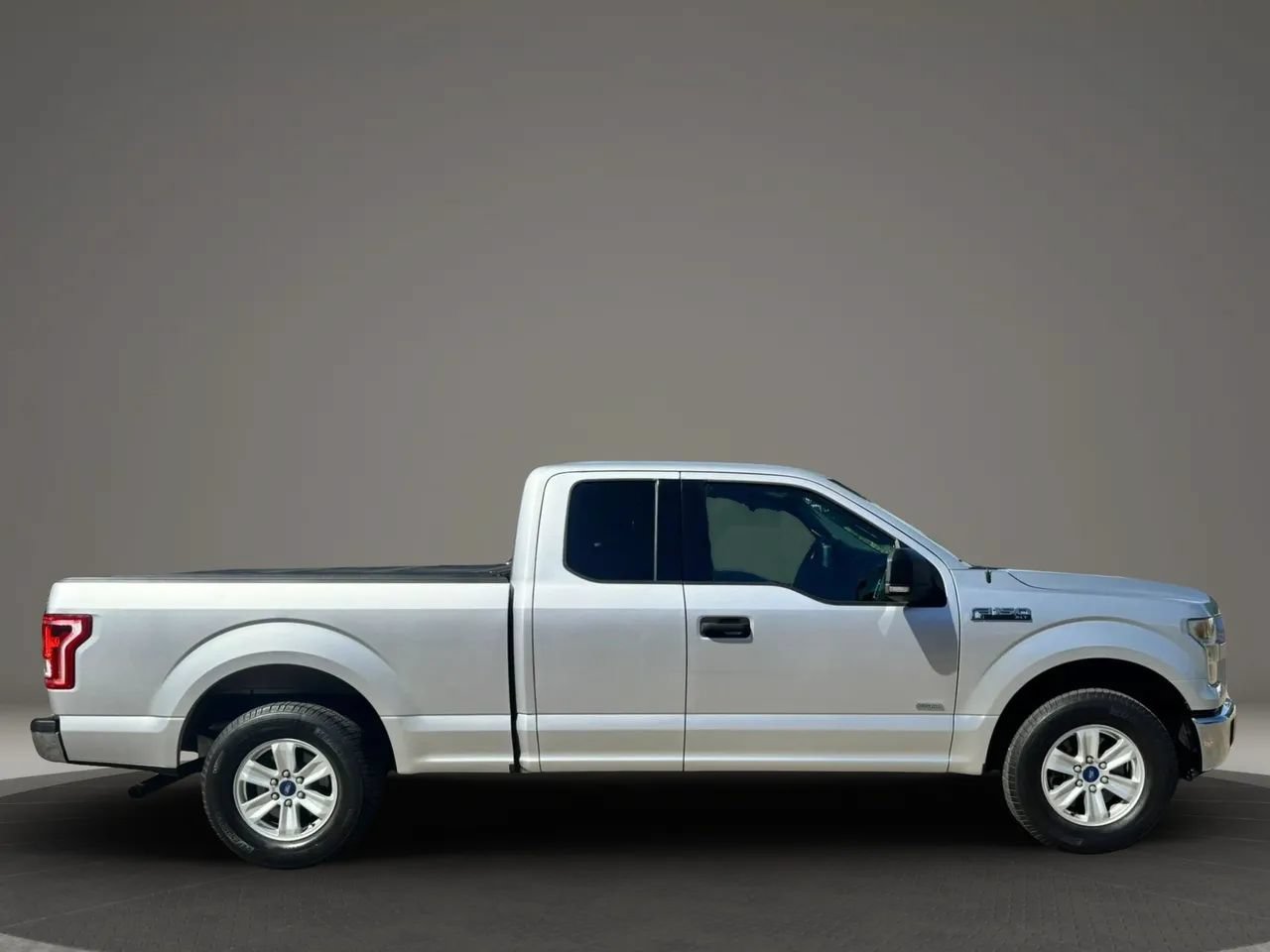 Used 2015 Ford F150 XLT w/ Equipment Group 301A Mid RWD image 4