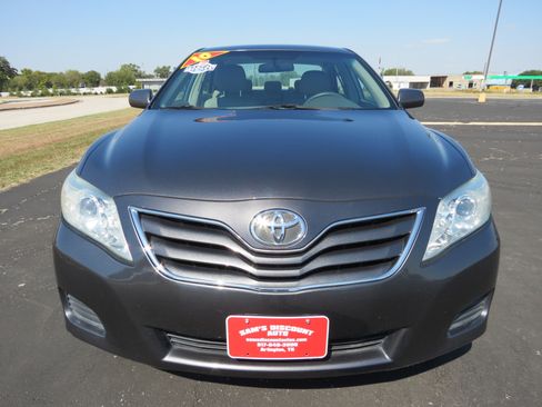 Used 2010 Toyota Camry SE image 7