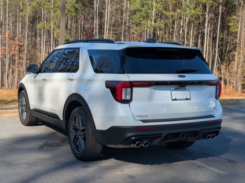 New 2026 Ford Explorer ST w/ Sun And Sound Package image 5
