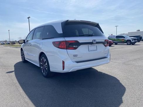 New 2026 Honda Odyssey Elite image 3